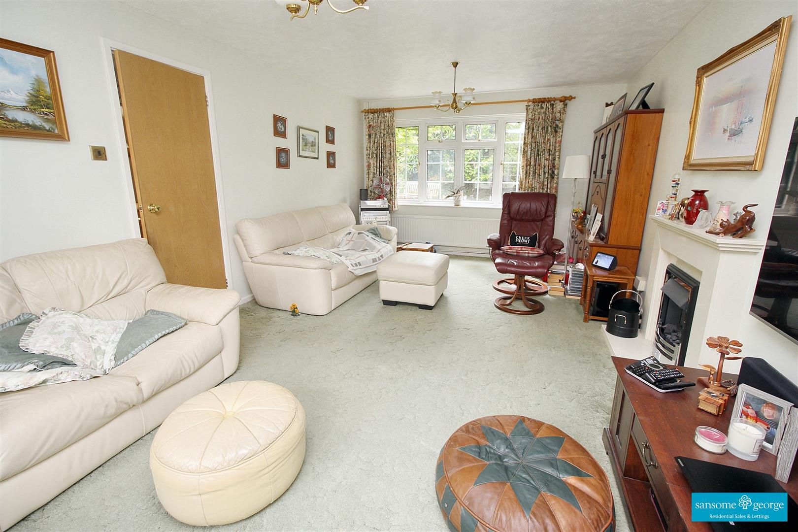 Simons Close, Tilehurst, Reading